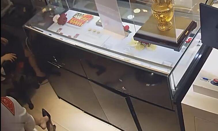 Get more closer to the jewelry store hostess  dangling  feet