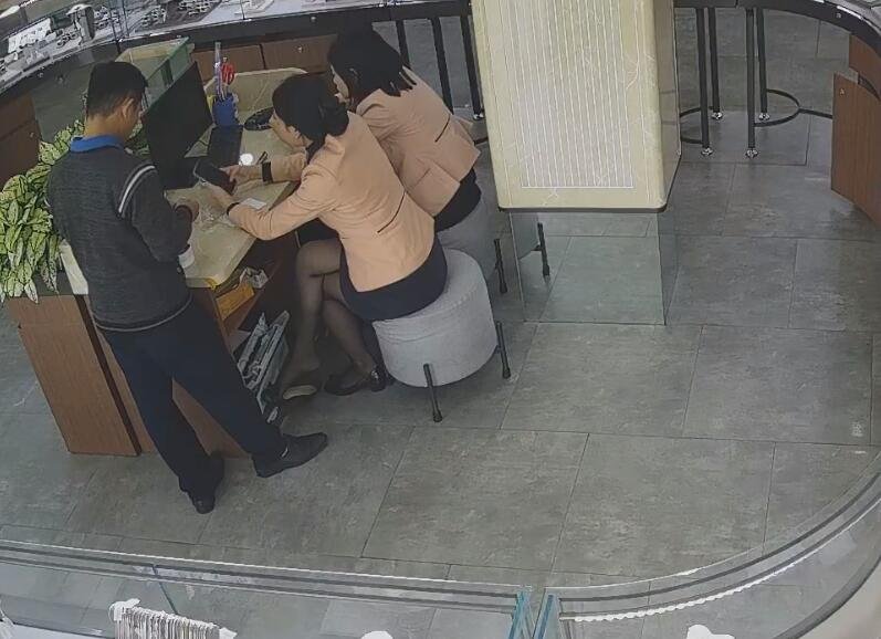 The new jewelry store dangling shoeplay queen is here 25