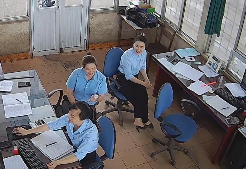 The office lady in blue uniform great dangling shoeplay in office 10