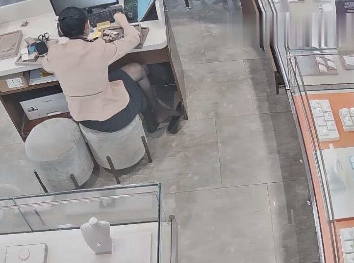 The jewelry store girls in black nylon dipping shoeplay daily show 10