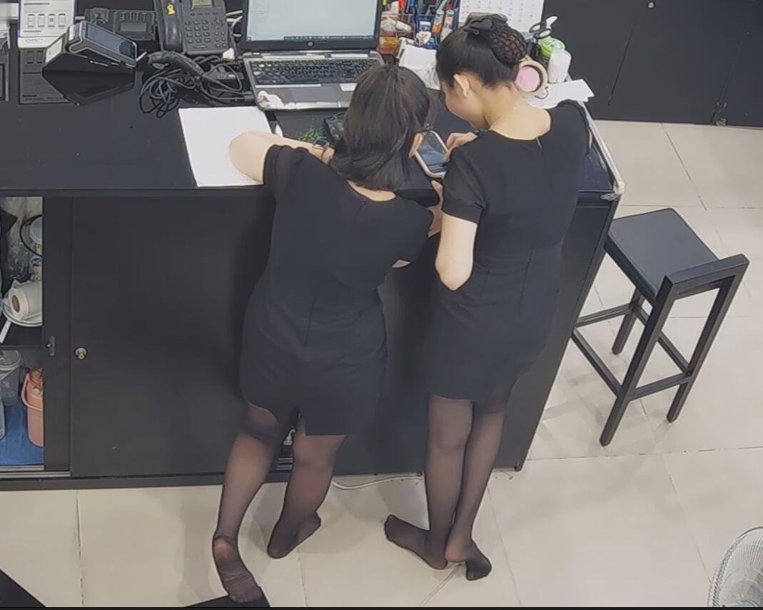 The jewelry store hostess in black nylon show us her cute feet! 169