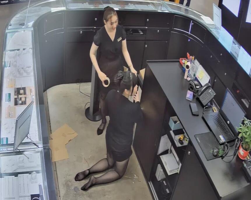 The jewelry store hostess in black nylon show us her cute feet! 171