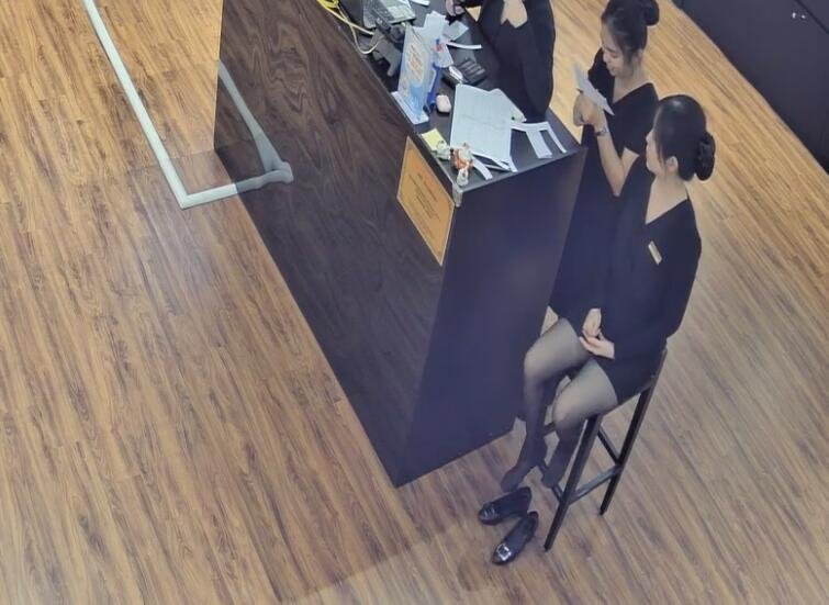 The jewelry store hostess in black nylon show us her cute feet! 188