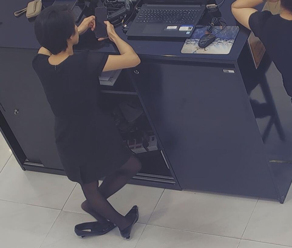 The jewelry store hostess in black nylon show us her cute feet! 190