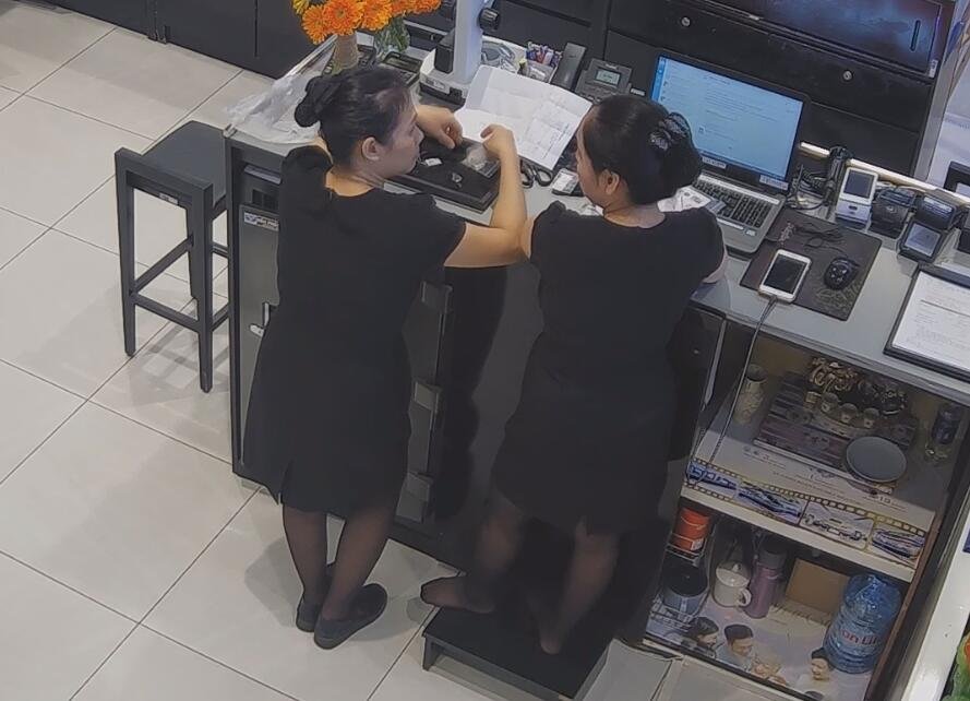 The jewelry store hostess in black nylon show us her cute feet! 196