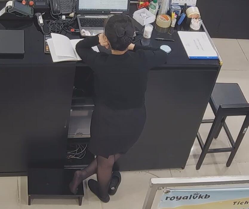 The jewelry store hostess in black nylon show us her cute feet! 200