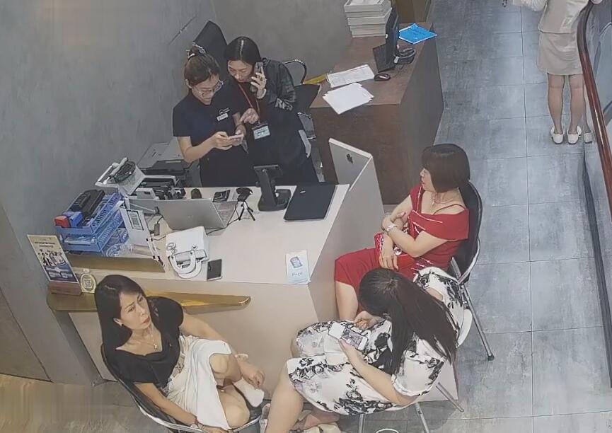 The beautiful woman takes off her sneakers to relax her feet