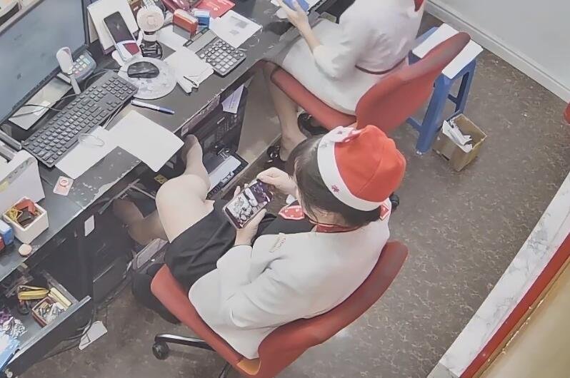 The jewelry store hostess manager show us her cute feet 15